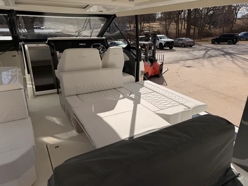 Slide: The Image of Saxdor 400 GTO 2026 - 45