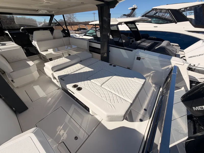 Slide: The Image of Saxdor 400 GTO 2026 - 9