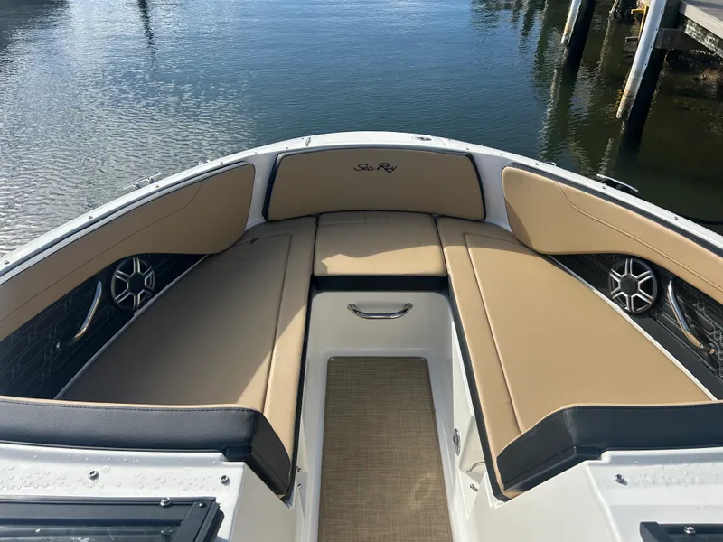 Slide: The Image of Sea Ray SPX 210 Outboard 2026 - 22