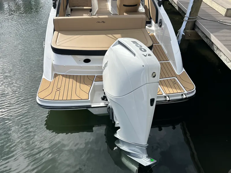 Slide: The Image of Sea Ray SPX 210 Outboard 2026 - 6