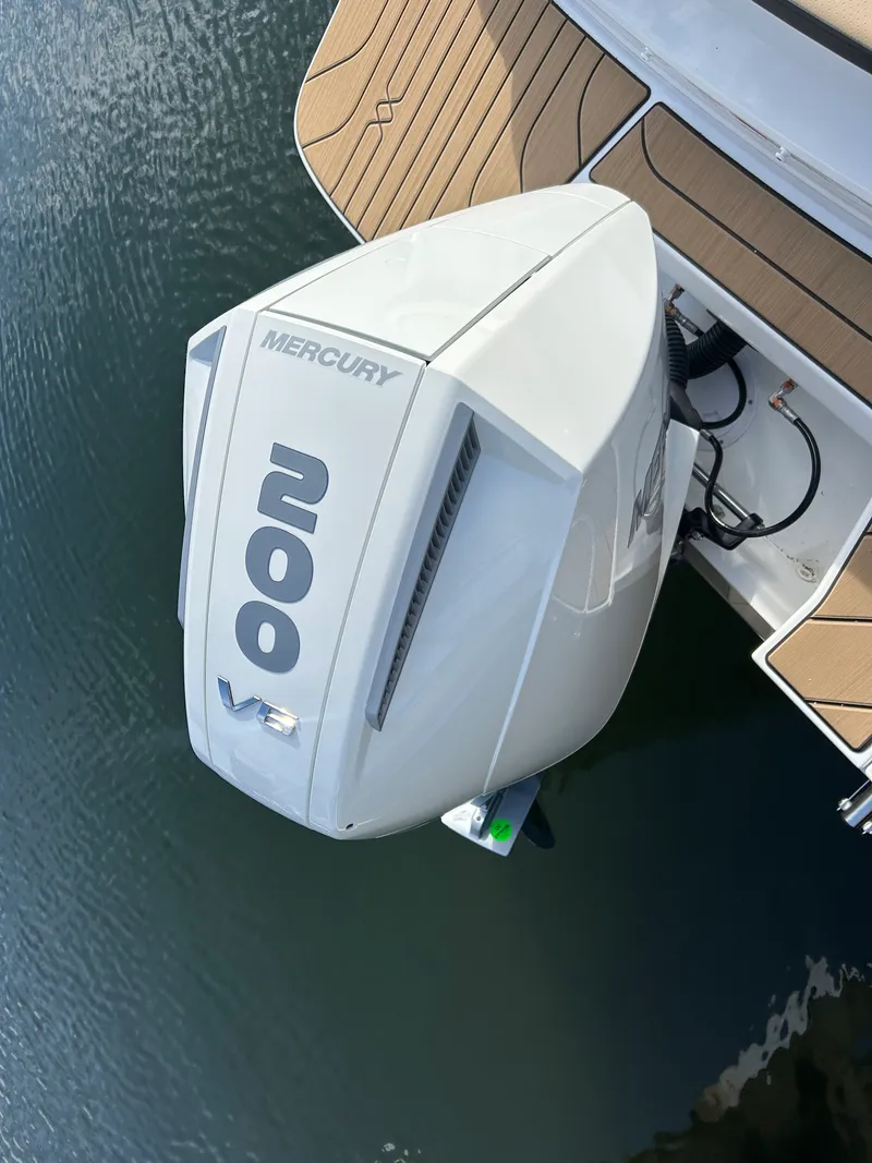 Slide: The Image of Sea Ray SPX 210 Outboard 2026 - 9