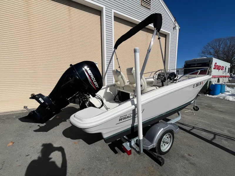 Slide: The Image of Boston Whaler 130 Super Sport 2025 - 12