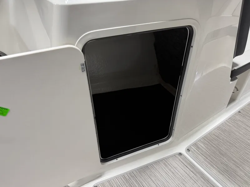 Slide: The Image of Sea Ray SPX 210 2026 - 38