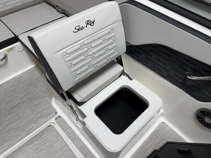 Slide: The Image of Sea Ray SPX 210 2026 - 44