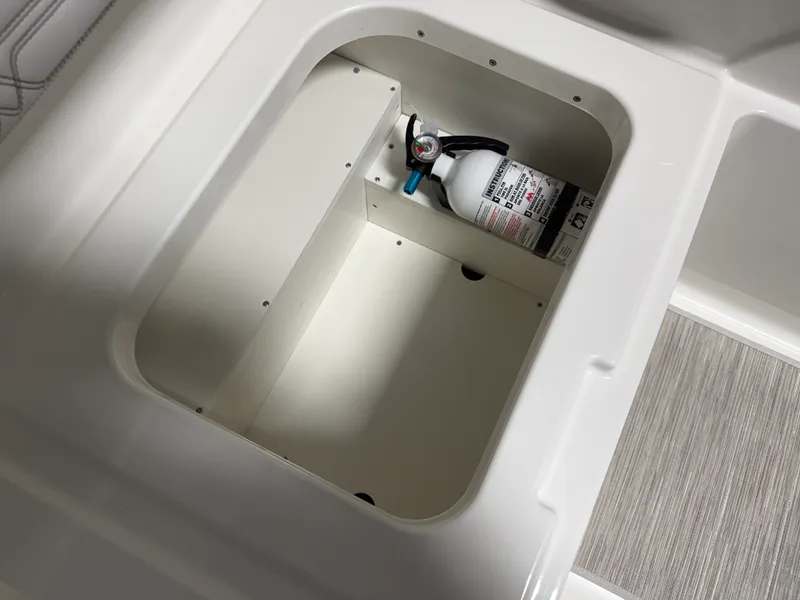 Slide: The Image of Sea Ray SPX 210 2026 - 52