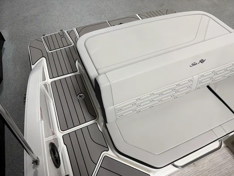 Slide: The Image of Sea Ray SPX 210 2026 - 58