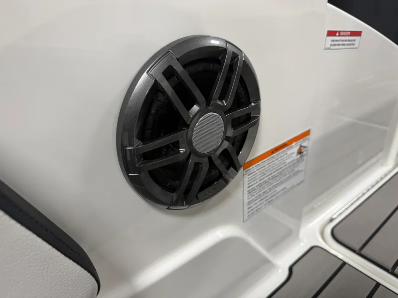 Slide: The Image of Sea Ray SPX 210 2026 - 59