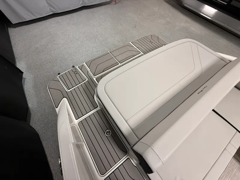 Slide: The Image of Sea Ray SPX 210 2026 - 63