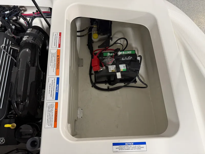 Slide: The Image of Sea Ray SPX 210 2026 - 69