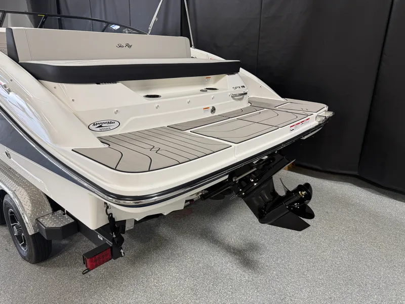 Slide: The Image of Sea Ray SPX 210 2026 - 71
