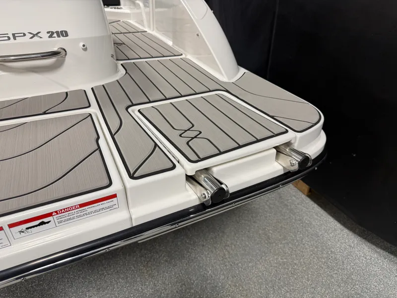 Slide: The Image of Sea Ray SPX 210 2026 - 72