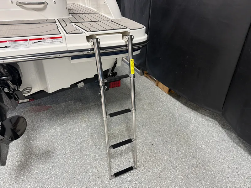 Slide: The Image of Sea Ray SPX 210 2026 - 74