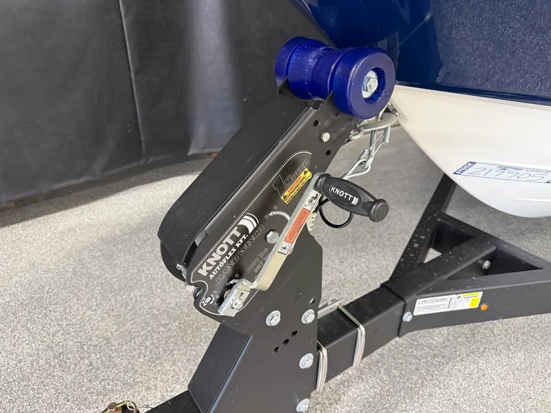 Slide: The Image of Sea Ray SPX 210 2026 - 83