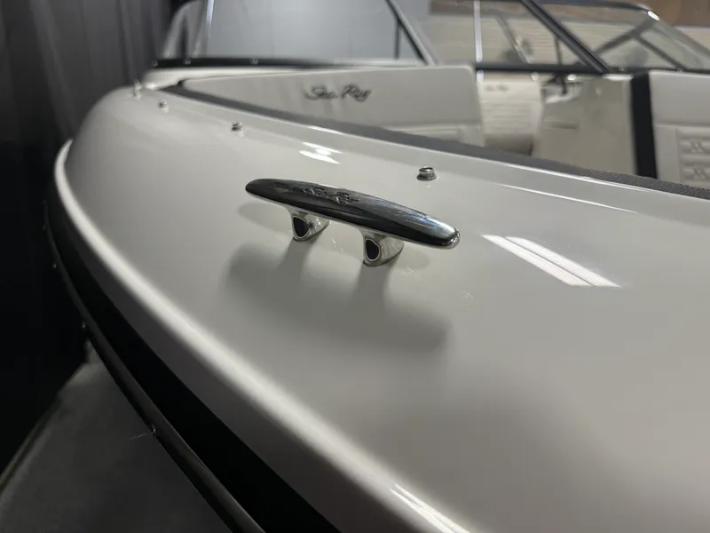 Slide: The Image of Sea Ray SPX 210 2026 - 85