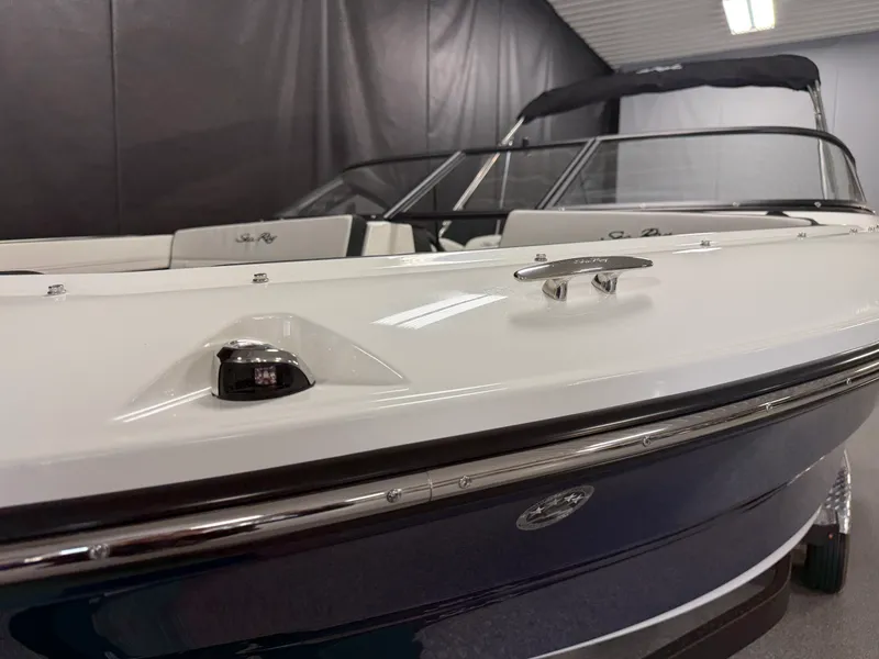 Slide: The Image of Sea Ray SPX 210 2026 - 86