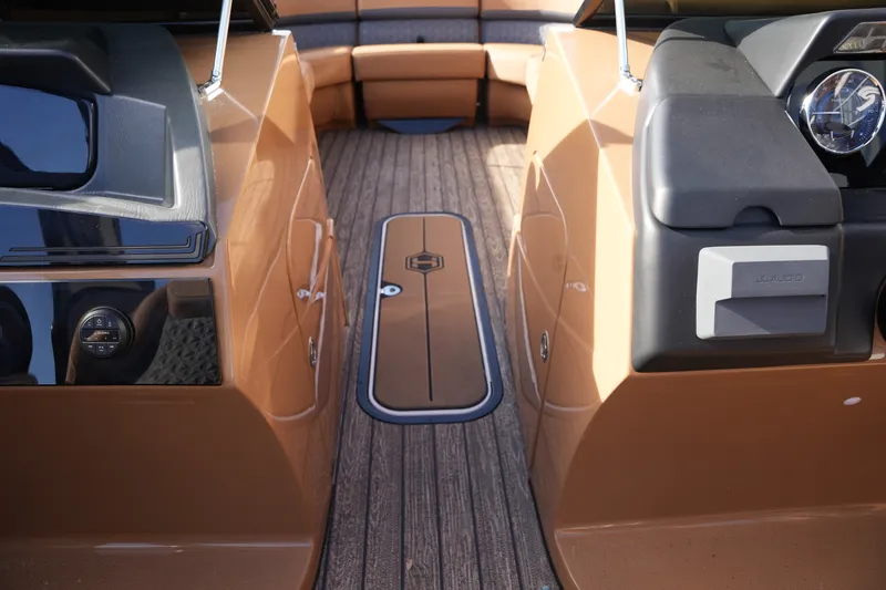 Slide: The Image of Harris 250SOL DC 2026 - 16