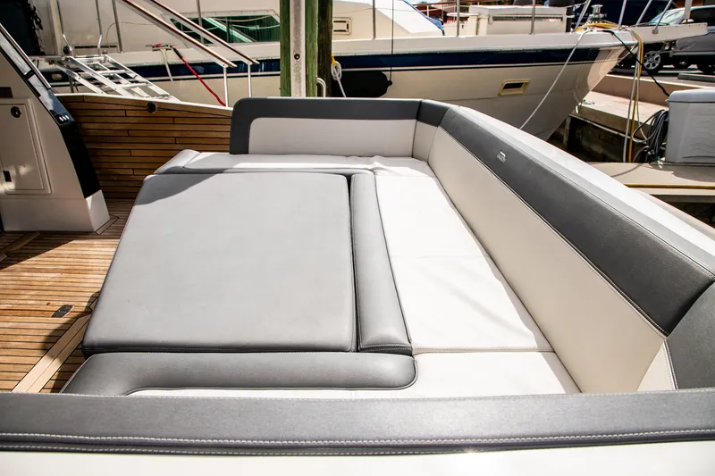 Slide: The Image of Galeon 470 SKY 2024 - 19