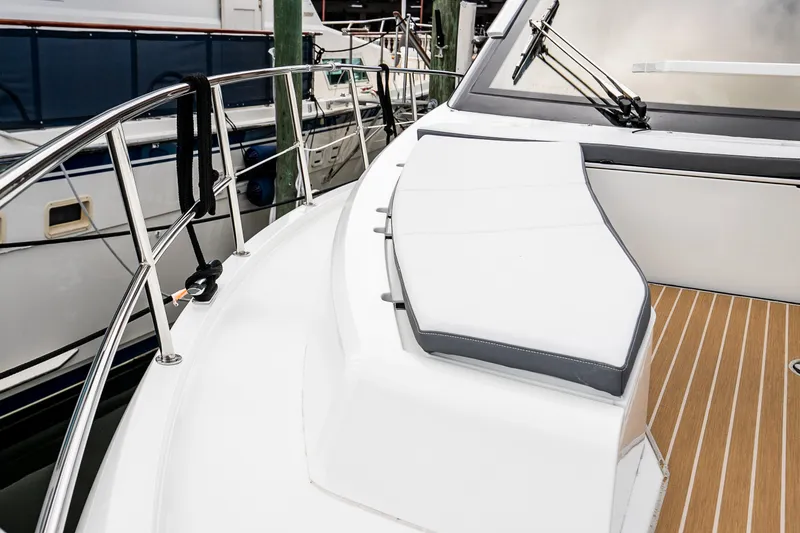 Slide: The Image of Galeon 470 SKY 2024 - 28