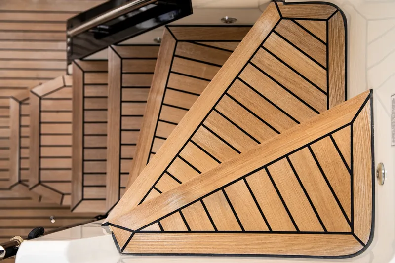 Slide: The Image of Galeon 470 SKY 2024 - 32