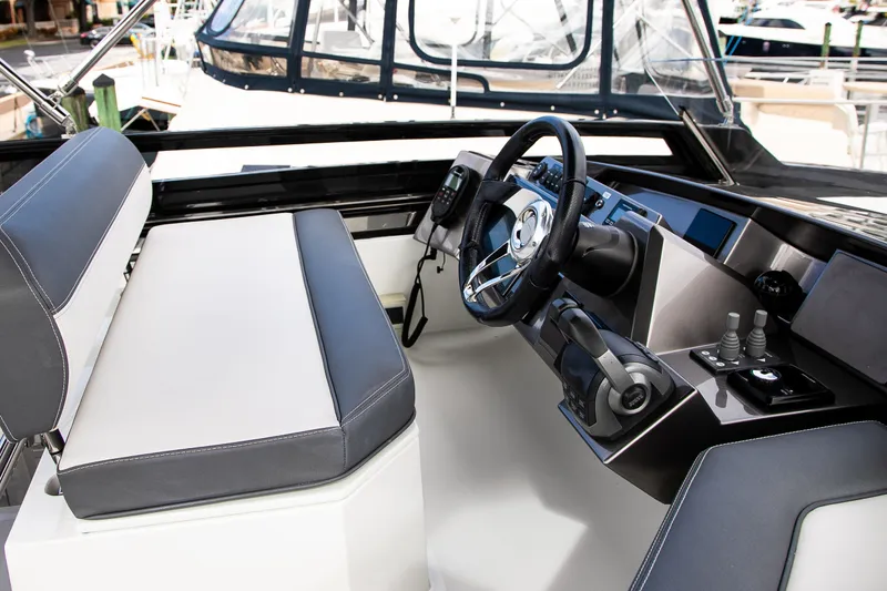 Slide: The Image of Galeon 470 SKY 2024 - 38