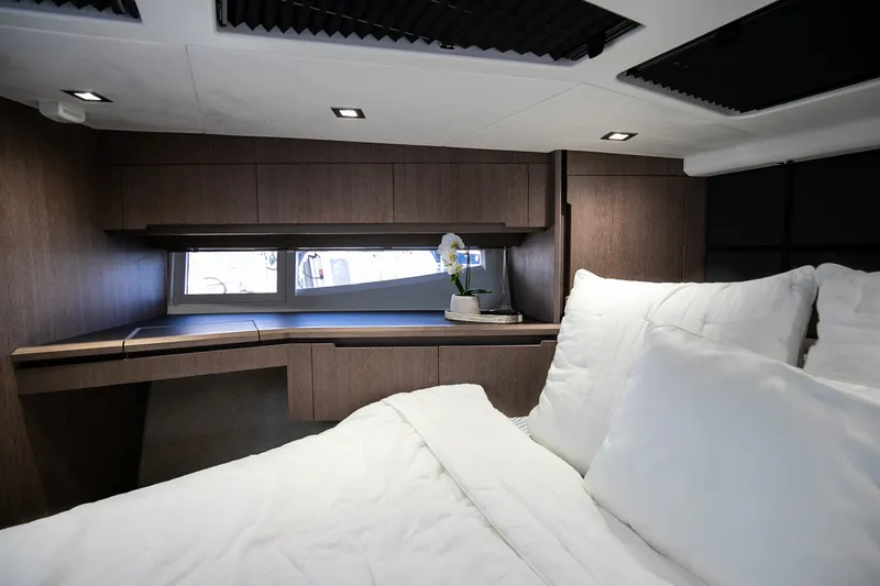 Slide: The Image of Galeon 470 SKY 2024 - 71