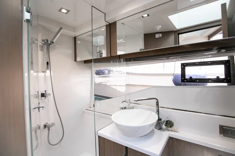 Slide: The Image of Galeon 470 SKY 2024 - 74