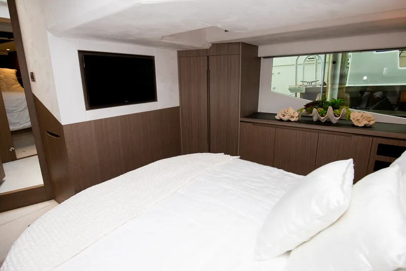 Slide: The Image of Galeon 470 SKY 2024 - 79