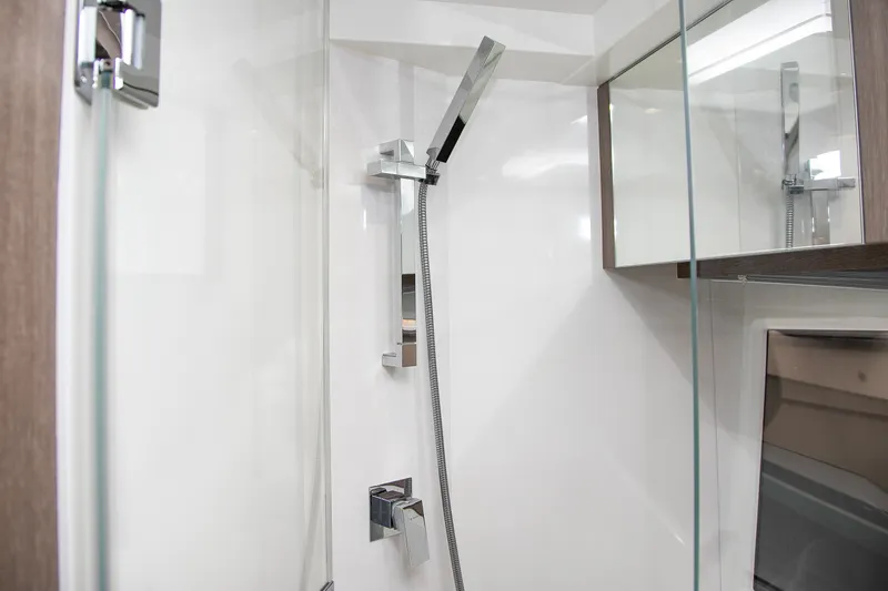 Slide: The Image of Galeon 470 SKY 2024 - 82