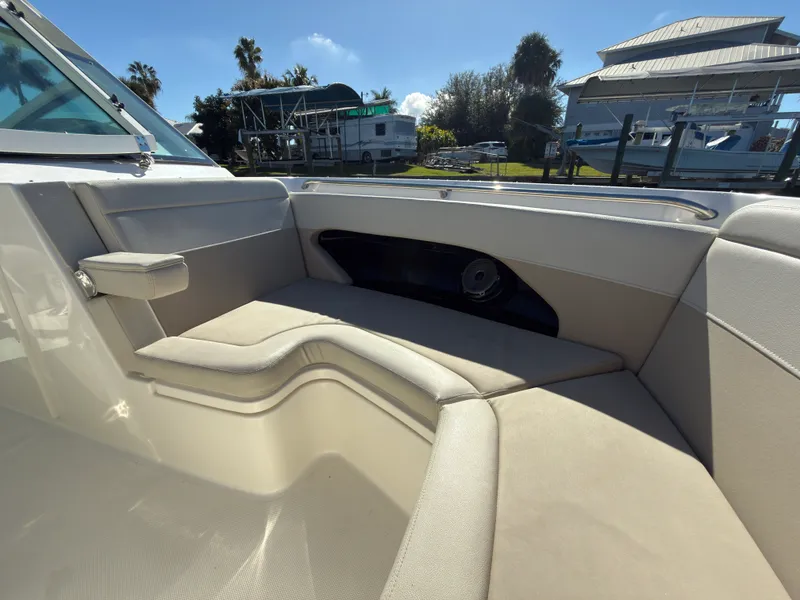 Slide: The Image of Boston Whaler 280 VANTAGE 2023 - 14