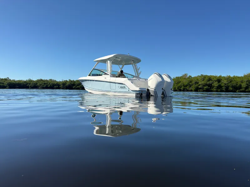 Slide: The Image of Boston Whaler 280 VANTAGE 2023 - 6
