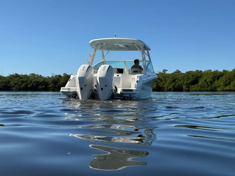 Slide: The Image of Boston Whaler 280 VANTAGE 2023 - 8