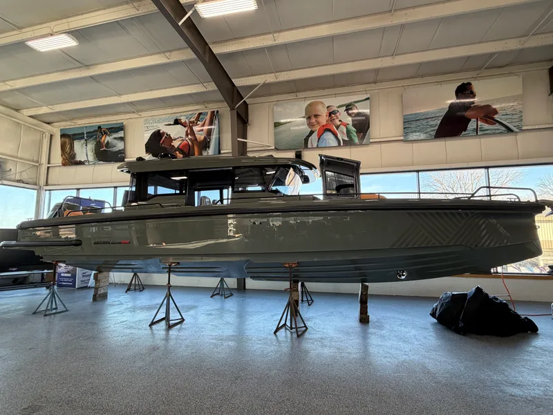 The Image of Axopar 37 CROSS CABIN BRABUS 2024 - 0