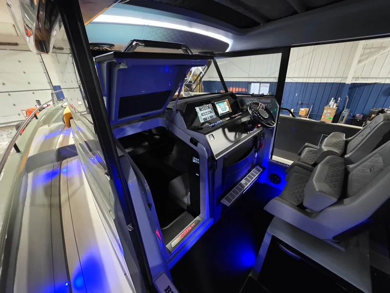 Slide: The Image of Axopar BRABUS 2024 - 44