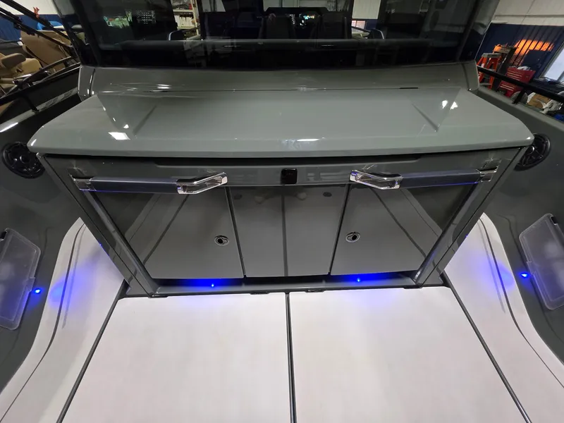 Slide: The Image of Axopar BRABUS 2024 - 45