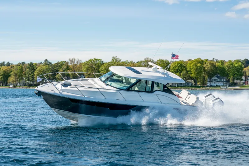 Slide: The Image of Tiara 43 LE 2026 - 1