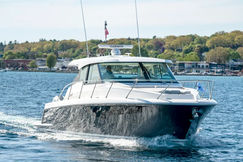 Slide: The Image of Tiara 43 LE 2026 - 4