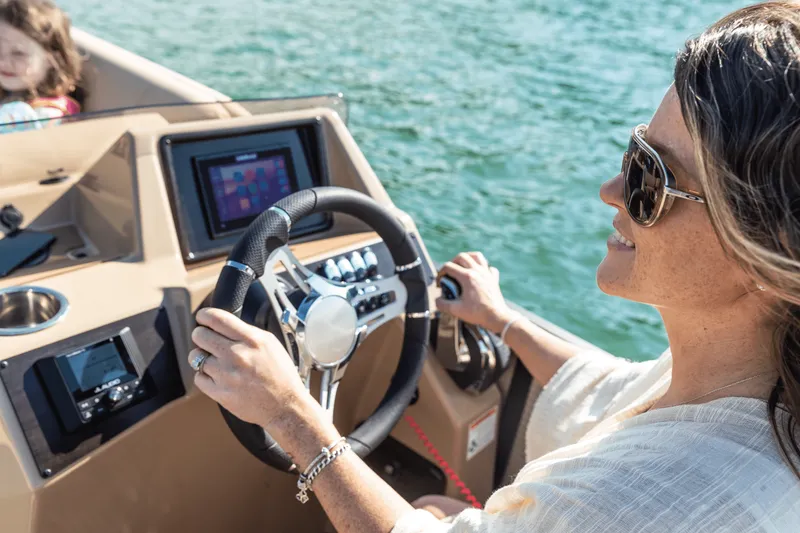 Slide: The Image of Harris Sunliner 250 2026 - 23