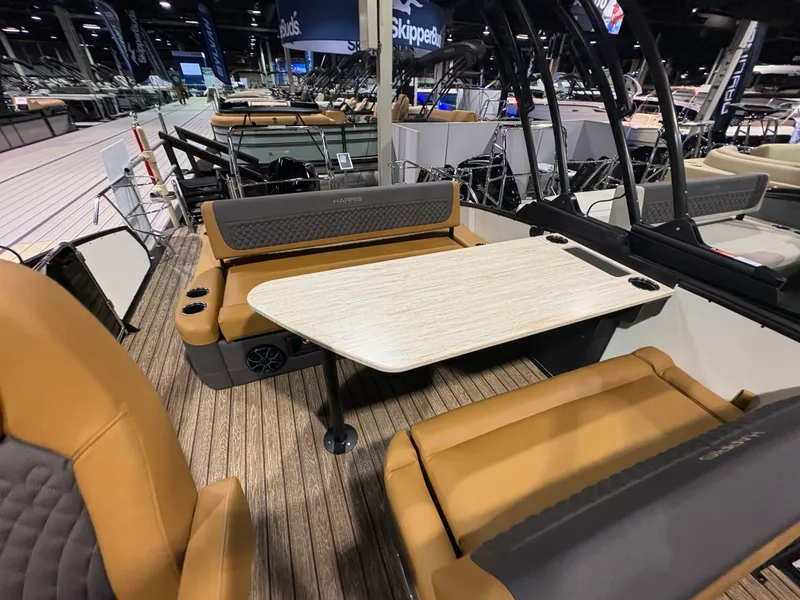 Slide: The Image of Harris Sunliner 250 2026 - 11