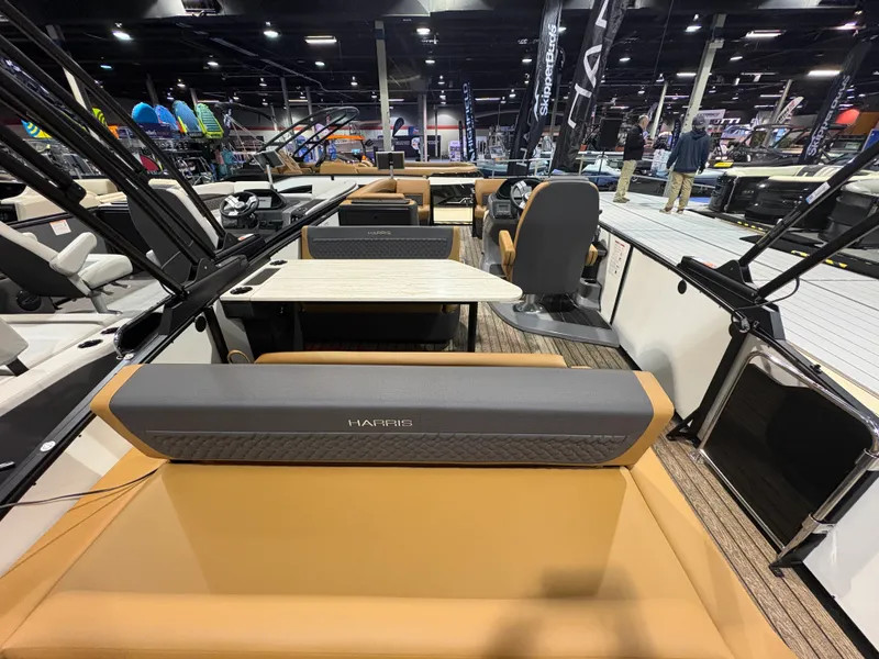 Slide: The Image of Harris Sunliner 250 2026 - 16