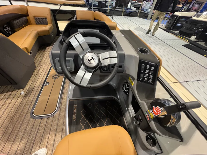 Slide: The Image of Harris Sunliner 250 2026 - 9