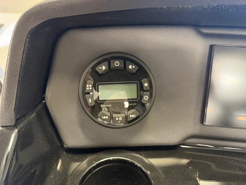 Slide: The Image of Yamaha SX190 2026 - 16