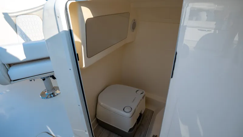Slide: The Image of Scout 220 Dorado 2026 - 29