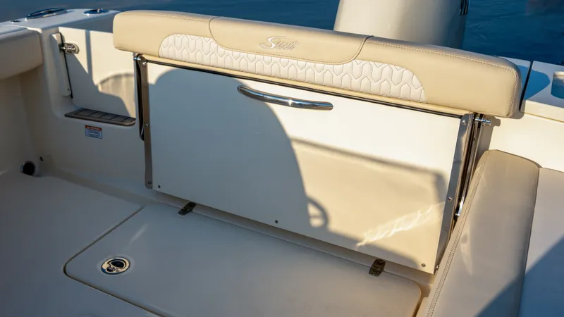 Slide: The Image of Scout 220 Dorado 2026 - 42