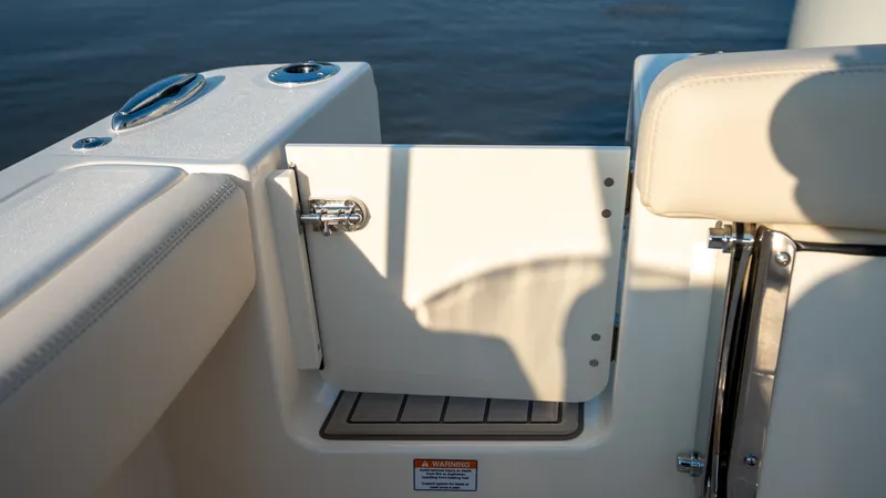 Slide: The Image of Scout 220 Dorado 2026 - 43