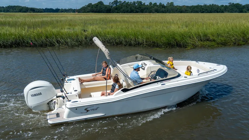 Slide: The Image of Scout 220 Dorado 2026 - 6