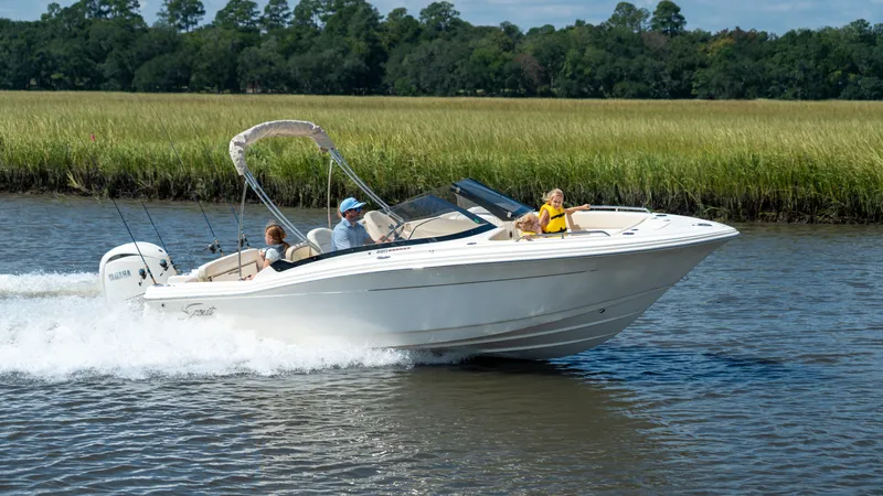 Slide: The Image of Scout 220 Dorado 2026 - 7