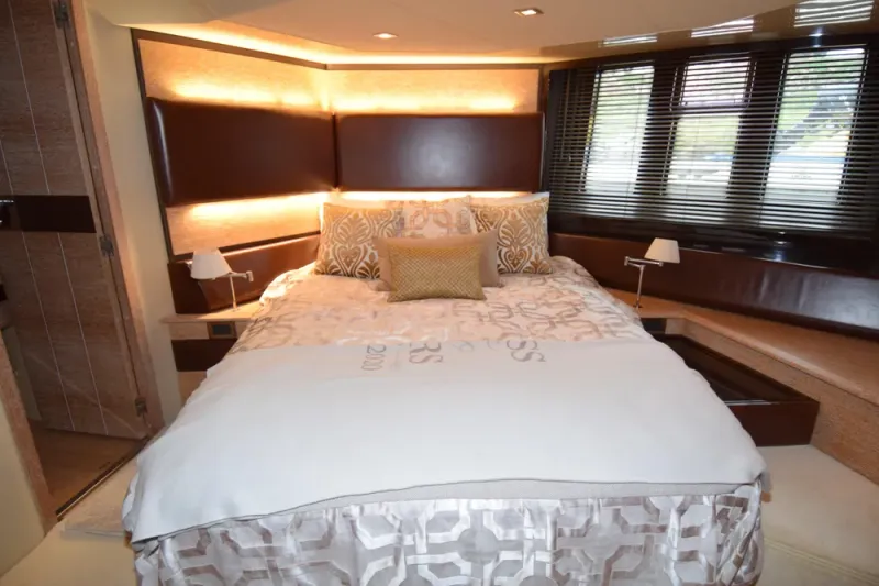 Slide: The Image of Azimut 58 2010 - 12