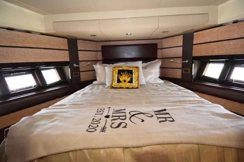 Slide: The Image of Azimut 58 2010 - 19