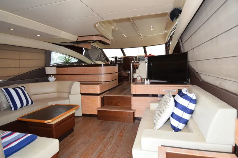 Slide: The Image of Azimut 58 2010 - 6