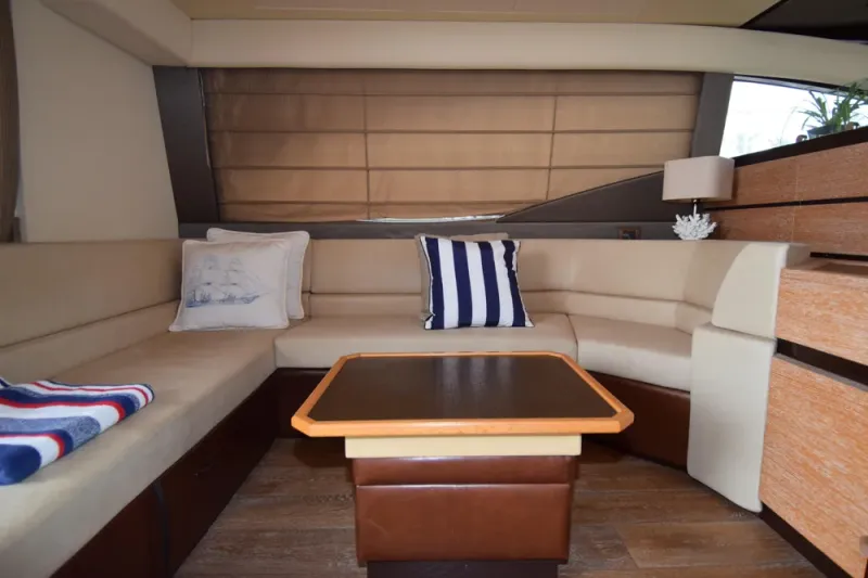 Slide: The Image of Azimut 58 2010 - 7